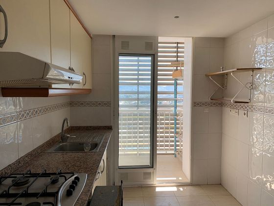 Foto 1 de Piso en venta en Elda de 3 habitaciones con balcón y aire acondicionado