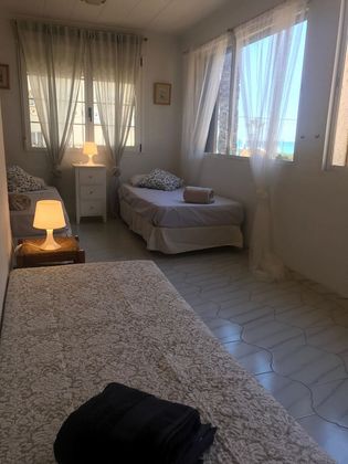 Foto 2 de Chalet en alquiler en Playa Mucha Vista de 4 habitaciones con terraza y muebles