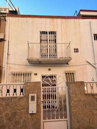 Foto 2 de Casa adossada en venda a calle Motril de 4 habitacions amb terrassa