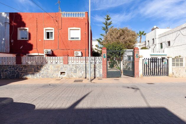 Foto 1 de Casa en venda a calle Tarragona de 7 habitacions amb terrassa i jardí