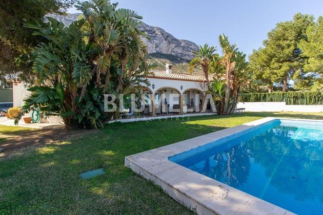 Foto 1 de Xalet en venda a El Montgó de 3 habitacions amb terrassa i piscina