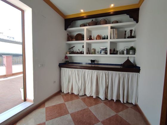 Foto 2 de Chalet en venta en Montilla de 4 habitaciones con terraza y jardín