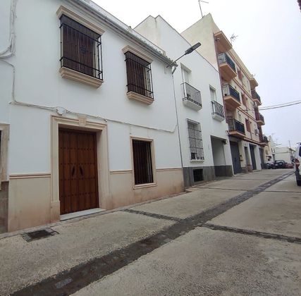 Foto 1 de Casa adossada en venda a Montilla de 4 habitacions amb terrassa
