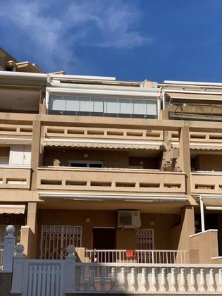Foto 1 de Casa en venda a Los Arenales del Sol de 3 habitacions amb terrassa i piscina