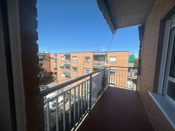 Foto 2 de Venta de piso en plaza Del Aliso de 3 habitaciones con terraza y calefacción