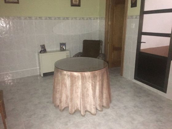Foto 2 de Chalet en venta en Roda (La) de 4 habitaciones con calefacción