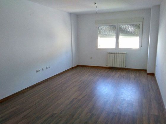 Foto 1 de Pis en venda a Roda (La) de 3 habitacions amb garatge i balcó