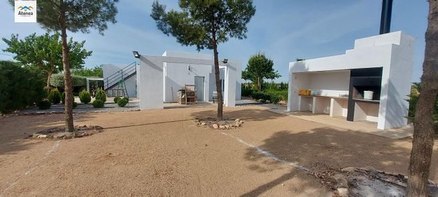 Foto 2 de Casa rural en venta en Roda (La) de 3 habitaciones con jardín y calefacción