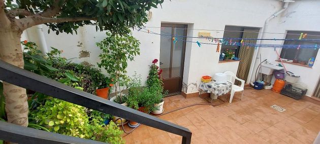 Foto 2 de Casa en venda a Roda (La) de 4 habitacions amb terrassa i calefacció