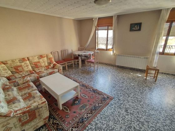 Foto 1 de Pis en venda a Roda (La) de 3 habitacions amb terrassa i calefacció