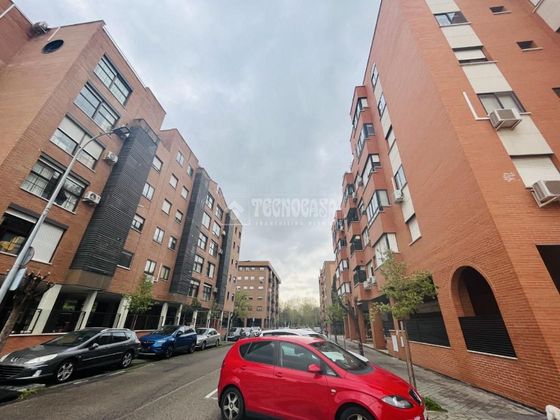 Foto 2 de Piso en venta en Veredillas - Juncal - Zarzuela de 2 habitaciones con terraza y calefacción