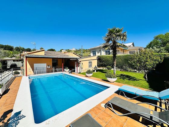 Foto 1 de Xalet en venda a Altos de Jarama de 4 habitacions amb piscina i garatge