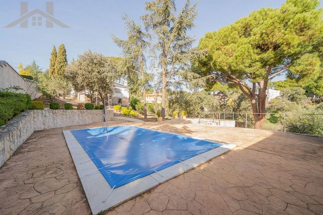Foto 1 de Venta de chalet en Villa del Prado de 3 habitaciones con terraza y piscina
