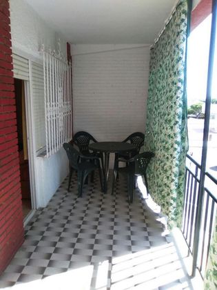 Foto 1 de Pis en lloguer a calle Esteros de 1 habitació amb mobles i balcó