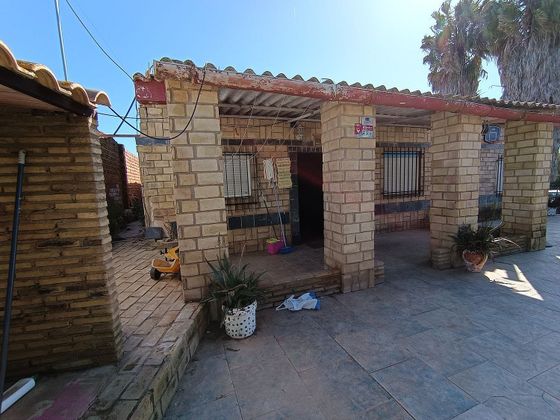 Foto 2 de Casa rural en venda a Gibraleón de 3 habitacions amb piscina i jardí
