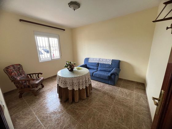 Foto 2 de Casa en venda a Fuerte del Rey de 5 habitacions i 189 m²