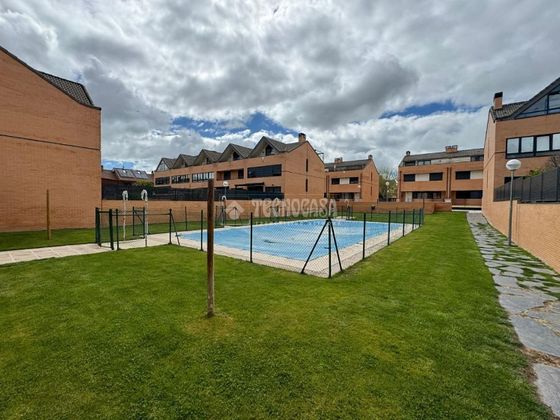 Foto 2 de Casa en venda a Restón I - Restón II de 4 habitacions amb piscina i garatge