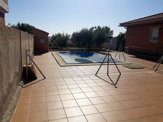 Foto 1 de Xalet en venda a Yuncos de 3 habitacions amb piscina i jardí