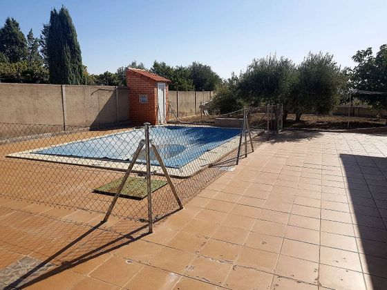 Foto 2 de Xalet en venda a Yuncos de 3 habitacions amb piscina i jardí