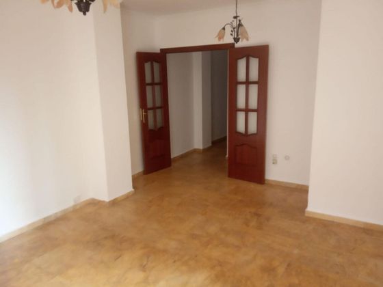 Foto 1 de Pis en venda a Centro - Huelva de 3 habitacions amb garatge i balcó