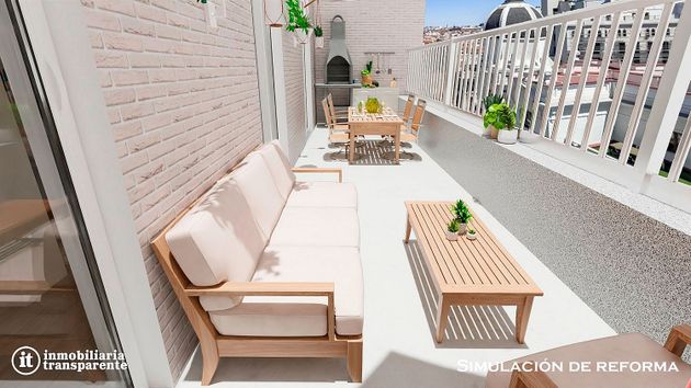 Foto 1 de Àtic en venda a calle De San Bernardo de 2 habitacions amb terrassa i aire acondicionat