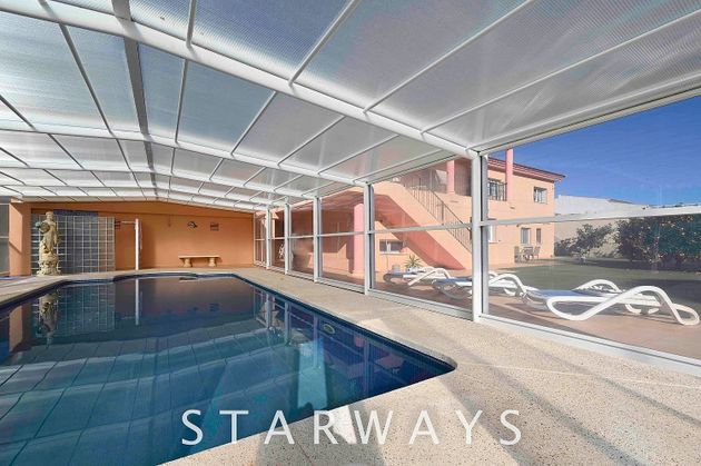 Foto 1 de Xalet en venda a Alfaz del Pi Pueblo-Urbanizaciones de 6 habitacions amb terrassa i piscina
