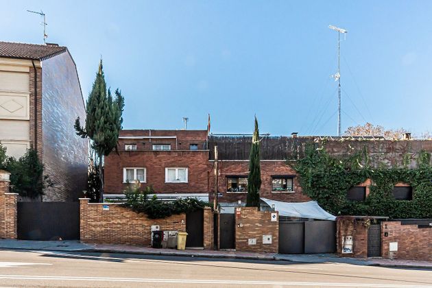 Foto 1 de Casa adossada en venda a Ciudad Universitaria de 5 habitacions amb terrassa i piscina