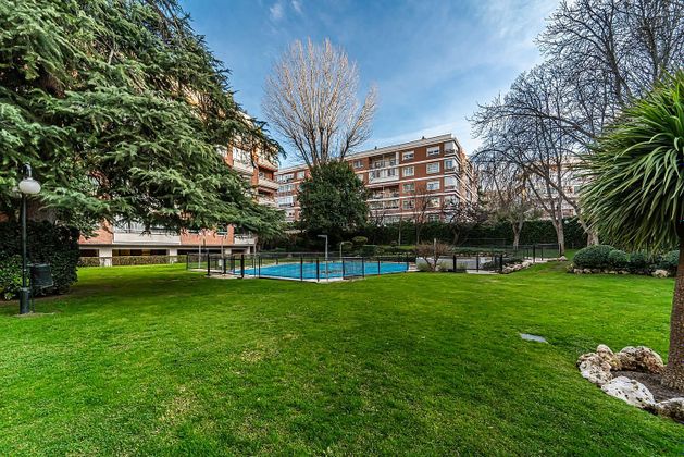 Foto 2 de Pis en venda a Ciudad Universitaria de 3 habitacions amb terrassa i piscina