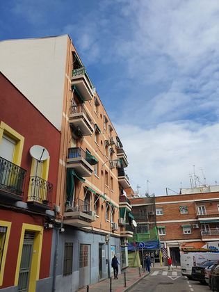 Foto 1 de Venta de piso en Vista Alegre de 3 habitaciones con terraza y calefacción