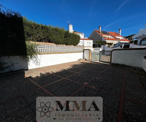 Foto 1 de Casa en venda a Moguer de 4 habitacions amb terrassa
