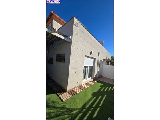 Foto 2 de Casa adossada en venda a Salinas de 4 habitacions amb terrassa i piscina
