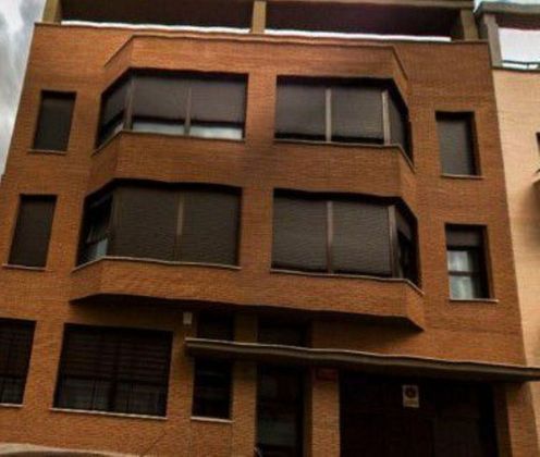 Foto 2 de Venta de piso en Monserrat de 3 habitaciones con garaje y aire acondicionado