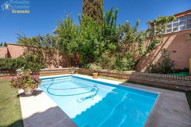 Foto 2 de Casa adossada en venda a Albolote de 3 habitacions amb terrassa i piscina