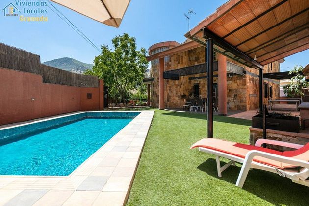 Foto 2 de Xalet en venda a Cenes de la Vega de 4 habitacions amb terrassa i piscina