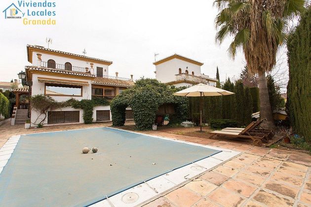 Foto 1 de Venta de chalet en Cájar de 6 habitaciones con terraza y piscina