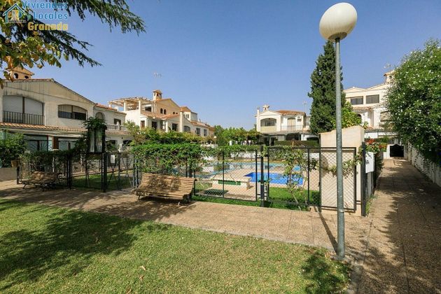 Foto 2 de Xalet en venda a Maracena de 5 habitacions amb terrassa i piscina