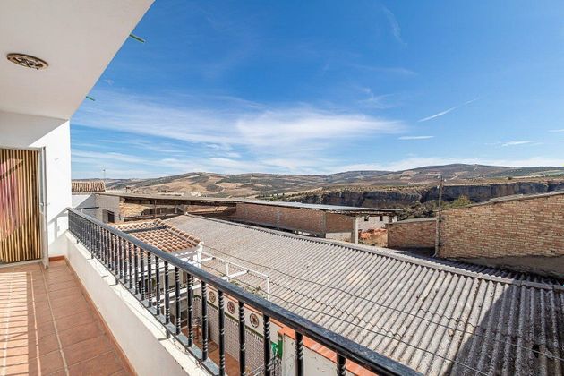 Foto 1 de Venta de piso en Alhama de Granada de 3 habitaciones con balcón