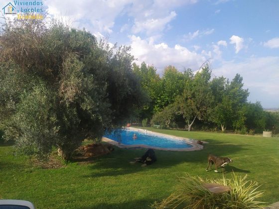 Foto 2 de Casa rural en venda a Santa Fe de 5 habitacions amb piscina i garatge