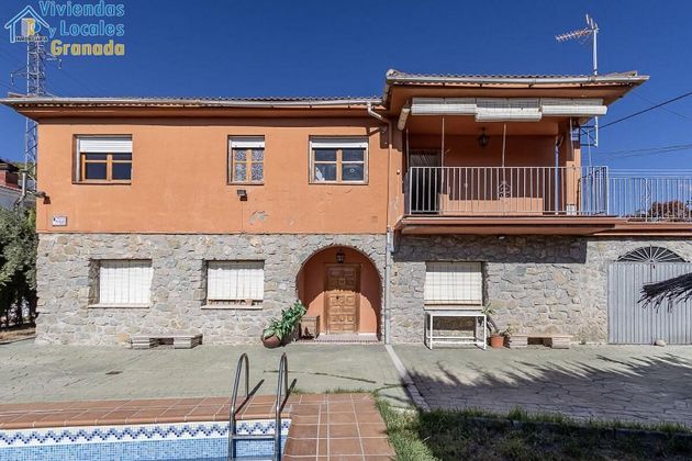 Foto 2 de Xalet en venda a Huétor de Santillán de 6 habitacions amb terrassa i piscina