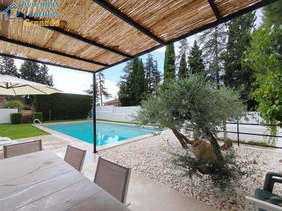 Foto 2 de Chalet en venta en Alfacar de 4 habitaciones con terraza y piscina