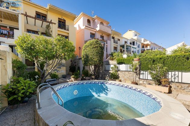 Foto 1 de Casa adossada en venda a calle María Pinet de 3 habitacions amb terrassa i piscina