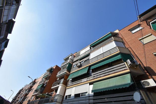 Foto 1 de Pis en venda a Entrevías de 3 habitacions amb terrassa i balcó