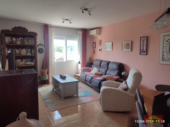 Foto 2 de Dúplex en venta en Colmenar del Arroyo de 3 habitaciones con garaje y aire acondicionado