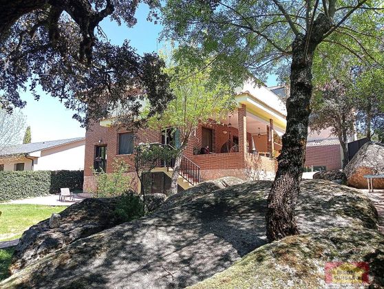 Foto 1 de Xalet en venda a Pueblo - Urb. Norte de 4 habitacions amb terrassa i garatge