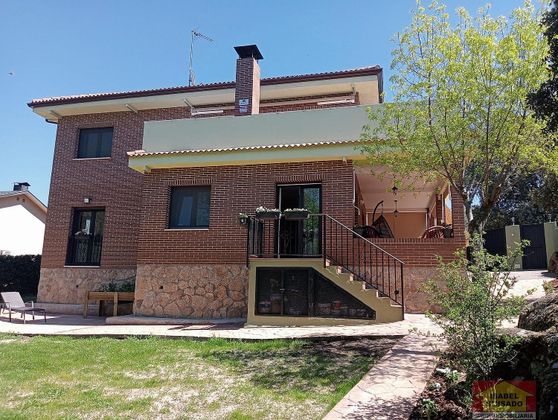 Foto 2 de Venta de chalet en Pueblo - Urb. Norte de 4 habitaciones con terraza y garaje