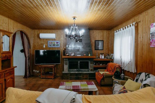 Foto 2 de Casa en venta en Almuniente de 4 habitaciones con garaje y aire acondicionado