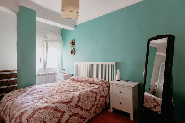 Foto 1 de Piso en venta en calle Manuel Bescos de 4 habitaciones con balcón y aire acondicionado