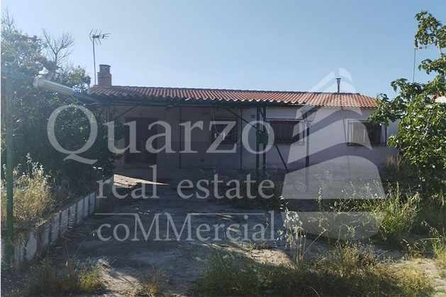Foto 1 de Venta de chalet en Villa del Prado de 5 habitaciones y 334 m²