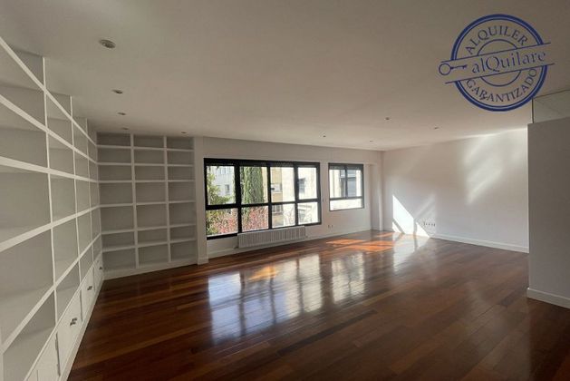 Foto 1 de Piso en alquiler en Nuevos Ministerios - Ríos Rosas de 5 habitaciones con garaje y aire acondicionado