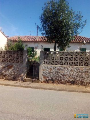 Foto 1 de Casa en venda a Villaobispo de Otero de 4 habitacions amb jardí